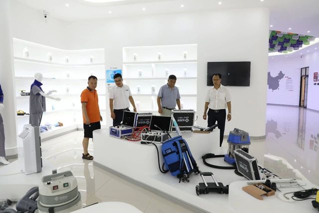 中國科學(xué)院專家參觀乾港集團(tuán)